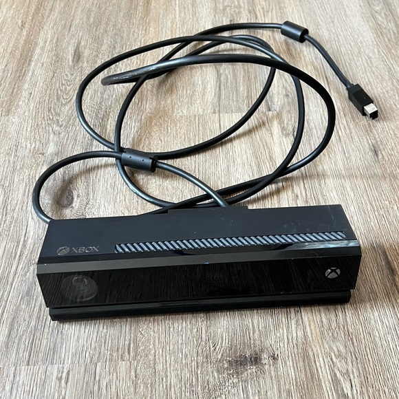 MICROSOFT Kinect for Xbox One Working - Picture 1 of 4
